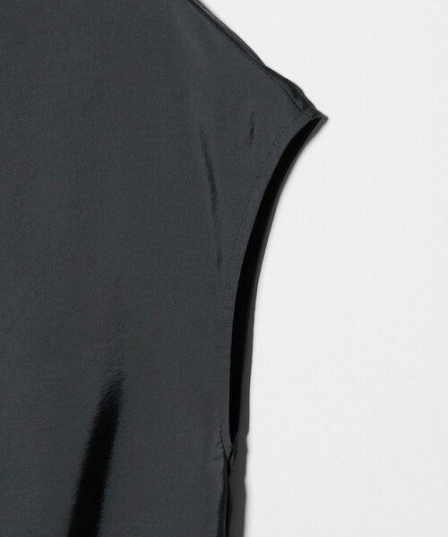 A DAY IN THE LIFE UNITED ARROWS(アデイインザライフユナイテッドアローズ)の「ヴィンテージサテン Tブラウス ‐接触冷感‐ <A DAY IN THE LIFE>(シャツ/ブラウス・レディース・ダークグレー/ナチュラル・FREE)」の16枚目の写真