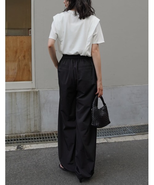 Re:EDIT（リエディ）の「[UVカット][接触冷感][シワになりにくい]ショルダータック半袖Ｔシャツ（Tシャツ/カットソー・レディース・ブラック/ホワイト/チャコールグレー・LARGE/MEDIUM）」の6枚目の写真