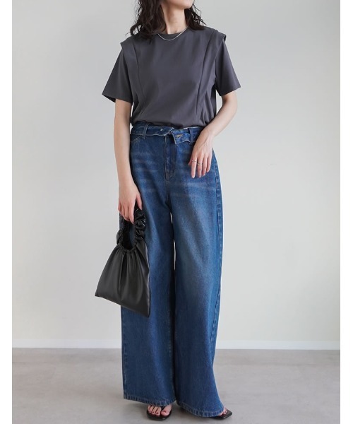 Re:EDIT（リエディ）の「[UVカット][接触冷感][シワになりにくい]ショルダータック半袖Ｔシャツ（Tシャツ/カットソー・レディース・ブラック/ホワイト/チャコールグレー・LARGE/MEDIUM）」の4枚目の写真