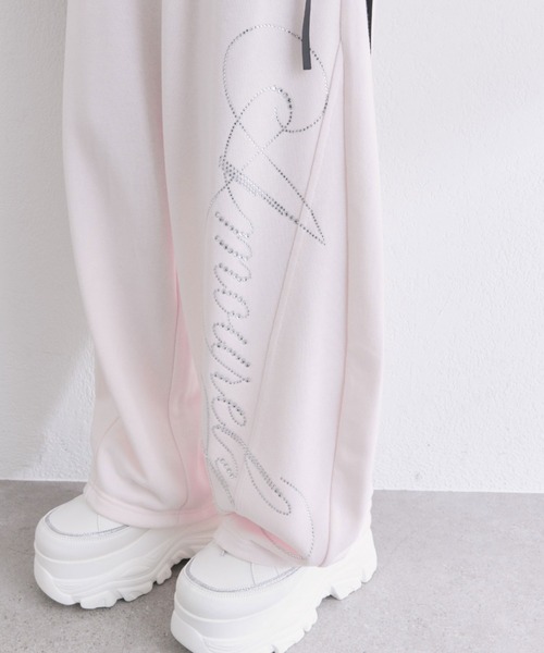 OLIVE des OLIVE（オリーブデオリーブ）の「アイレットリボンバレルレッグパンツ（スウェットパンツ・レディース・グレー/ピンク/ブラック・FREE）」の3枚目の写真