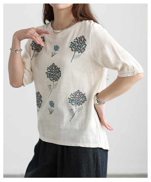 Sawa a la mode(サワアラモード)の「花刺繍ナチュラルブラウス(シャツ/ブラウス・レディース・アイボリー/チャコールグレー・FREE)」の19枚目の写真