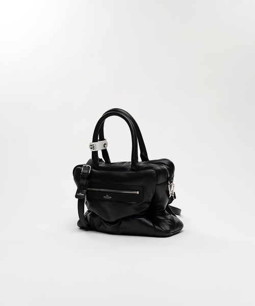 Maison MIHARA YASUHIRO(メゾンミハラヤスヒロ)の「"PUCKER" Puffer Square Bag(ショルダーバッグ・レディース・ブラック・FREE)」の5枚目の写真