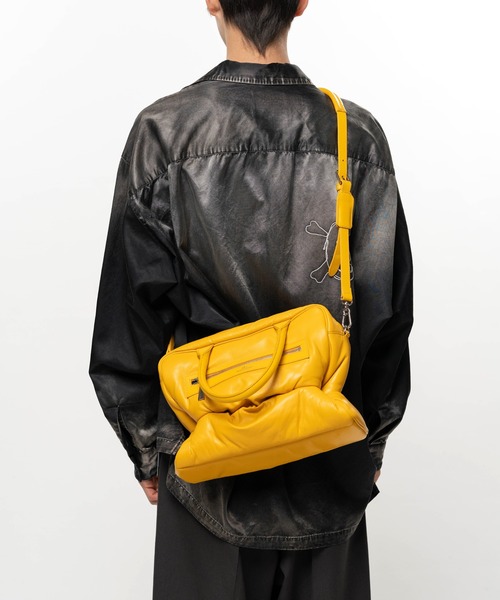 Maison MIHARA YASUHIRO(メゾンミハラヤスヒロ)の「"PUCKER" Puffer Square Bag(ショルダーバッグ・レディース・ブラック・FREE)」の20枚目の写真