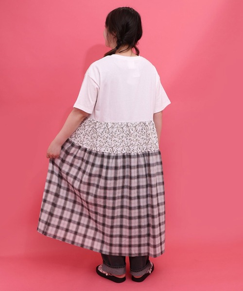 ScoLar(スカラー)の「ScoLar(スカラー) ポップロゴ×チェック×花柄 異素材切替ワンピース(ワンピース・レディース・オフホワイト/ブラック・MEDIUM)」の5枚目の写真