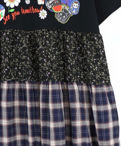 ScoLar(スカラー)の「ScoLar(スカラー) ポップロゴ×チェック×花柄 異素材切替ワンピース(ワンピース・レディース・オフホワイト/ブラック・MEDIUM)」の14枚目の写真