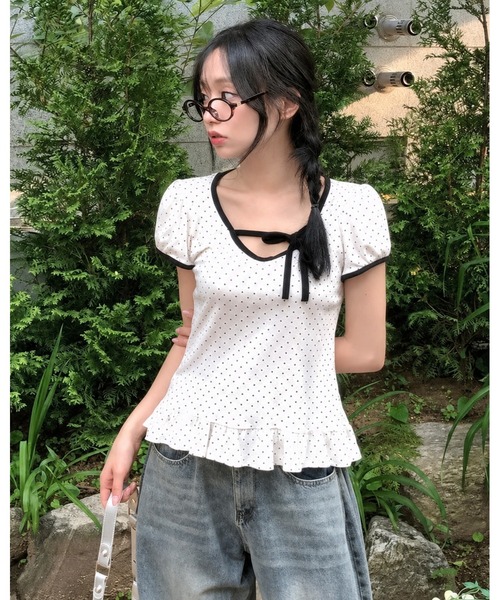 inst.ALL(インストール)の「裾フリルドットリボン半袖トップス(Tシャツ/カットソー・レディース・ホワイト・M/LL)」の2枚目の写真