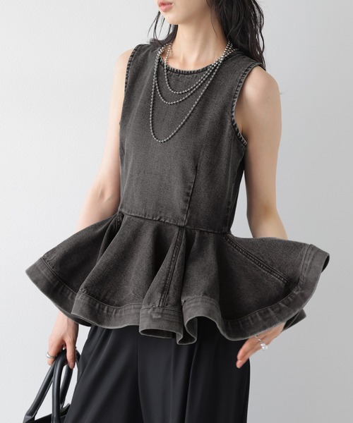 AMELY(エミリー)の「ペプラム デニムトップス(その他トップス・レディース・ブルー/ブラック/ライトブルー・L/M)」の2枚目の写真