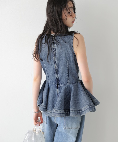AMELY(エミリー)の「ペプラム デニムトップス(その他トップス・レディース・ブルー/ブラック/ライトブルー・L/M)」の17枚目の写真