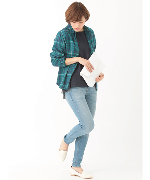 earth music&ecology(アースミュージックアンドエコロジー)の「【3/17放映!ヒルナンデス紹介】【2016Spring】《スキスキスキニー》デニムスキニーパンツ(デニムパンツ・レディース・インディゴブルー/ライトインディゴブルー・SMALL/LARGE/MEDIUM/X-SMALL)」の1枚目の写真