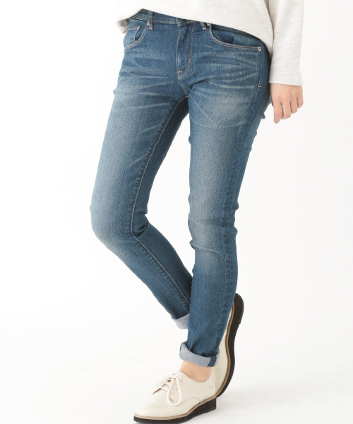 earth music&ecology(アースミュージックアンドエコロジー)の「【3/17放映!ヒルナンデス紹介】【2016Spring】《スキスキスキニー》デニムスキニーパンツ(デニムパンツ・レディース・インディゴブルー/ライトインディゴブルー・SMALL/LARGE/MEDIUM/X-SMALL)」の2枚目の写真