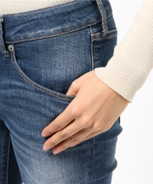 earth music&ecology(アースミュージックアンドエコロジー)の「【3/17放映!ヒルナンデス紹介】【2016Spring】《スキスキスキニー》デニムスキニーパンツ(デニムパンツ・レディース・インディゴブルー/ライトインディゴブルー・SMALL/LARGE/MEDIUM/X-SMALL)」の14枚目の写真