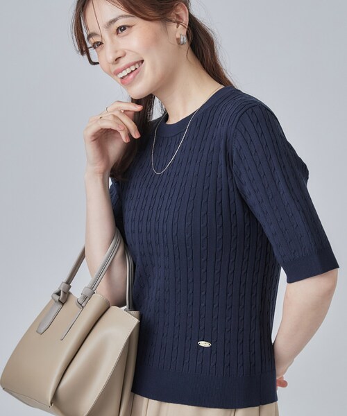 SHOO・LA・RUE(シューラルー)の「【洗濯機可/S-LL】上品見え ミニケーブルニット(ニット/セーター・レディース・ネイビー/ボルドー/グレー・02/01/04/03)」の2枚目の写真