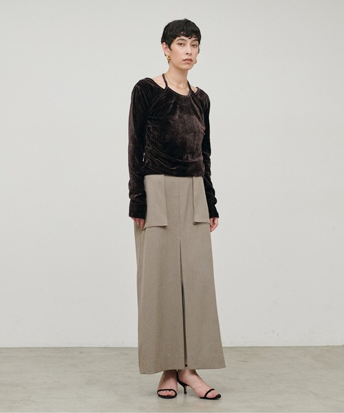LARUTA（ラルータ）の「【LARUTA】［Web限定］ベロアレイヤードホルターネックプルオーバー（Tシャツ/カットソー・レディース・ベージュ/ブラック/ブラウン・FREE）」の14枚目の写真