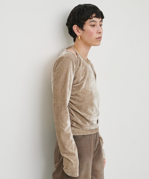 LARUTA（ラルータ）の「【LARUTA】［Web限定］ベロアレイヤードホルターネックプルオーバー（Tシャツ/カットソー・レディース・ベージュ/ブラック/ブラウン・FREE）」の17枚目の写真