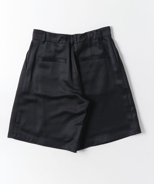 CLANE（クラネ）の「LOW WAIST SATIN HALF PANTS 10110-7253（その他パンツ・メンズ・ブラック・1）」の2枚目の写真