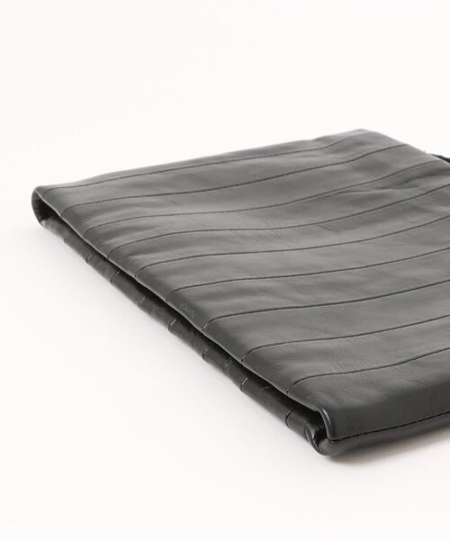 ALLSAINTS(オールセインツ)の「BETTINA LEATHER CLUTCH BAG | BETTINA レザー クラッチ バッグ(クラッチバッグ・レディース・ブラック・ONE SIZE)」の10枚目の写真