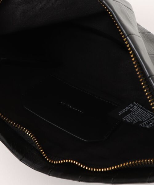 ALLSAINTS(オールセインツ)の「BETTINA LEATHER CLUTCH BAG | BETTINA レザー クラッチ バッグ(クラッチバッグ・レディース・ブラック・ONE SIZE)」の11枚目の写真