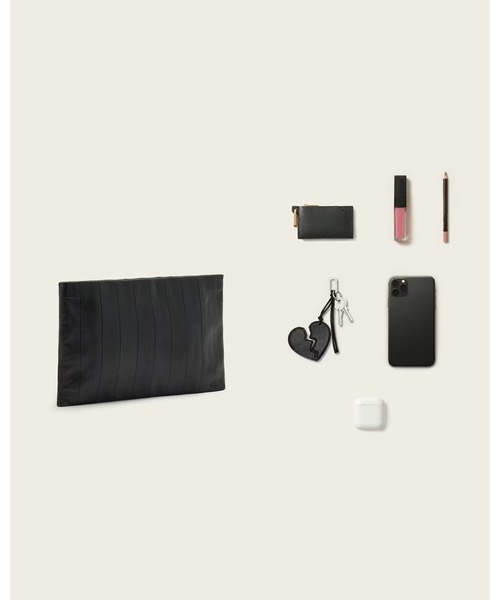 ALLSAINTS(オールセインツ)の「BETTINA LEATHER CLUTCH BAG | BETTINA レザー クラッチ バッグ(クラッチバッグ・レディース・ブラック・ONE SIZE)」の8枚目の写真