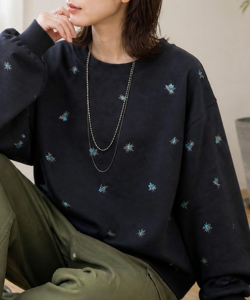 MONO-MART(モノマート)の「小花柄刺繍 オーバーサイズ 裏起毛スウェットプルオーバー(スウェット・レディース・ブラウン/ネイビー/スミクロ/アイボリー/杢グレー・M/L)」の11枚目の写真
