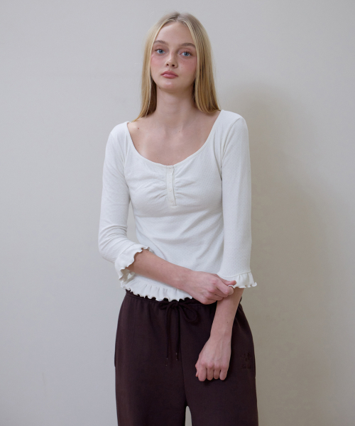 ROSEFRANTZ（ロゼフランツ）の「Frill Three-Quarter Sleeve [Ivory]（Tシャツ/カットソー・レディース・アイボリー・OS）」の4枚目の写真