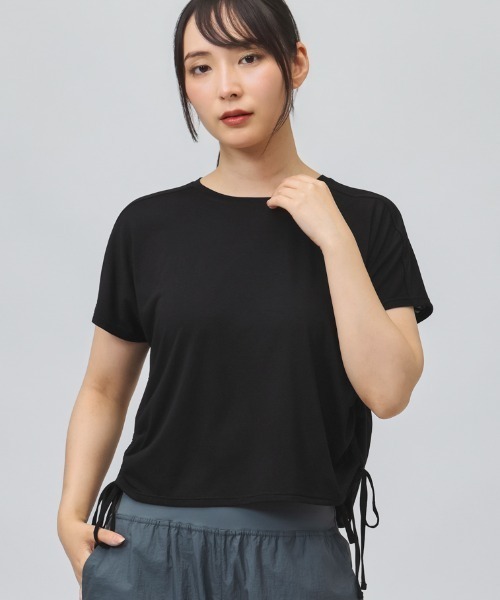 TIGORA（ティゴラ）の「ティゴラ TIGORA 裾絞りクロップド半袖Tシャツ（Tシャツ/カットソー・レディース・ダークブラウン/ブラック・S/M/L/XL）」の2枚目の写真