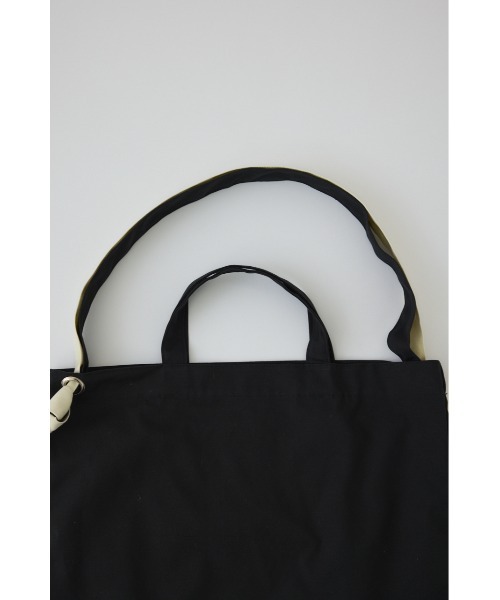 RIM.ARK(リムアーク)の「Canvas shoulder bag(キャンバス ショルダー バッグ)(ショルダーバッグ・レディース・グレー/ブラック・FREE)」の4枚目の写真
