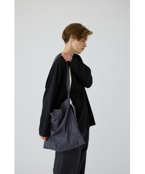 RIM.ARK(リムアーク)の「Canvas shoulder bag(キャンバス ショルダー バッグ)(ショルダーバッグ・レディース・グレー/ブラック・FREE)」の11枚目の写真
