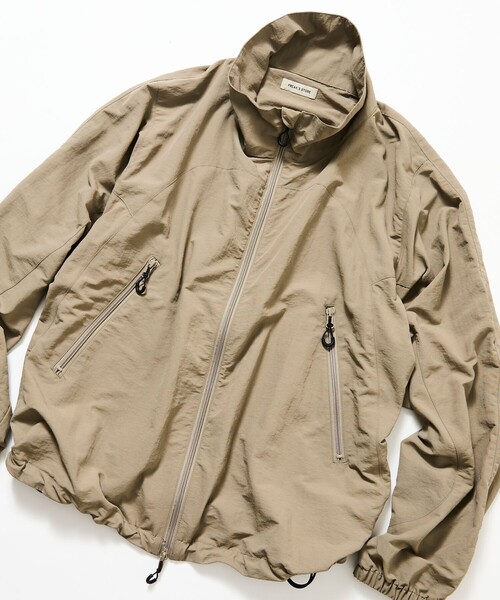 FREAK'S STORE(フリークスストア)の「限定展開 リラックスフィット スタンドカラー ナイロン ジップブルゾン(ブルゾン・メンズ・ネイビー/ライトグレー/ベージュ/ブラック・LARGE/MEDIUM/SMALL)」の3枚目の写真