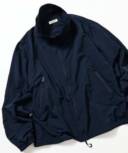 FREAK'S STORE(フリークスストア)の「限定展開 リラックスフィット スタンドカラー ナイロン ジップブルゾン(ブルゾン・メンズ・ネイビー/ライトグレー/ベージュ/ブラック・LARGE/MEDIUM/SMALL)」の4枚目の写真