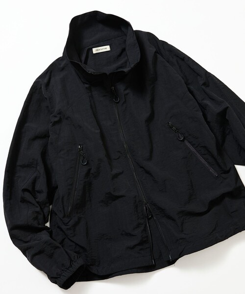 FREAK'S STORE(フリークスストア)の「限定展開 リラックスフィット スタンドカラー ナイロン ジップブルゾン(ブルゾン・メンズ・ネイビー/ライトグレー/ベージュ/ブラック・LARGE/MEDIUM/SMALL)」の17枚目の写真