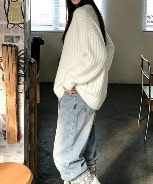 BLoomMe(ブルームミー)の「縦ラインですっきり魅せる、Vネックワイドリブニット(ニット/セーター・レディース・ブラック/オフホワイト/キャメル/ベージュ・M)」の6枚目の写真