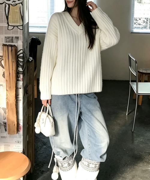 BLoomMe(ブルームミー)の「縦ラインですっきり魅せる、Vネックワイドリブニット(ニット/セーター・レディース・ブラック/オフホワイト/キャメル/ベージュ・M)」の9枚目の写真