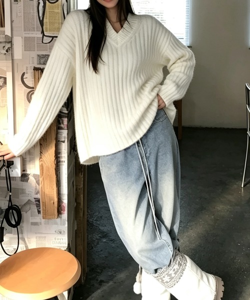 BLoomMe(ブルームミー)の「縦ラインですっきり魅せる、Vネックワイドリブニット(ニット/セーター・レディース・ブラック/オフホワイト/キャメル/ベージュ・M)」の11枚目の写真