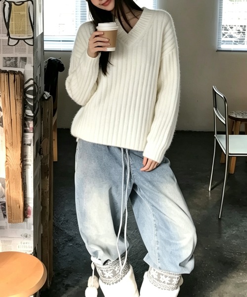 BLoomMe(ブルームミー)の「縦ラインですっきり魅せる、Vネックワイドリブニット(ニット/セーター・レディース・ブラック/オフホワイト/キャメル/ベージュ・M)」の13枚目の写真