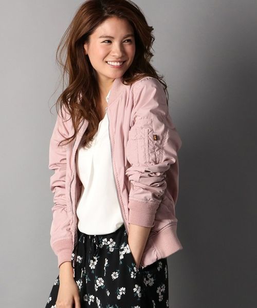 Alpha Industries（アルファインダストリーズ）の「【ALPHA】MA-1ライト（MA-1・レディース・ダークグレー/ブラック/オリーブ/ピンク/ダークブラウン・LARGE/MEDIUM）」の5枚目の写真