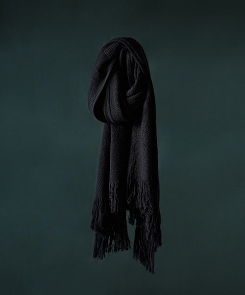 UNITED TOKYO(ユナイテッドトウキョウ)の「ジャカードニットストール(ストール/ショール・レディース・オフホワイト/ブラック/ブラウン・1)」の3枚目の写真