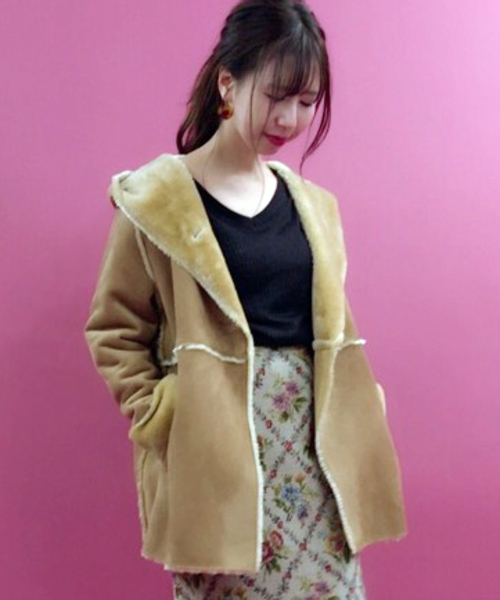 archives（アルシーヴ）の「Fムートンショートフードアウター（ムートンコート・レディース・グレー/アイボリー/シルバーグレー/キャメル・MEDIUM）」の4枚目の写真