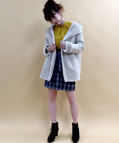 archives（アルシーヴ）の「Fムートンショートフードアウター（ムートンコート・レディース・グレー/アイボリー/シルバーグレー/キャメル・MEDIUM）」の5枚目の写真