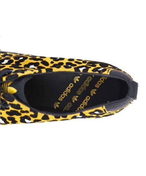 adidas Originals（アディダスオリジナルス）の「AZURINE LOW W LD animal アニマル柄（スニーカー・レディース・イエロー・23.0cm/23.5cm/24cm/24.5cm）」の6枚目の写真