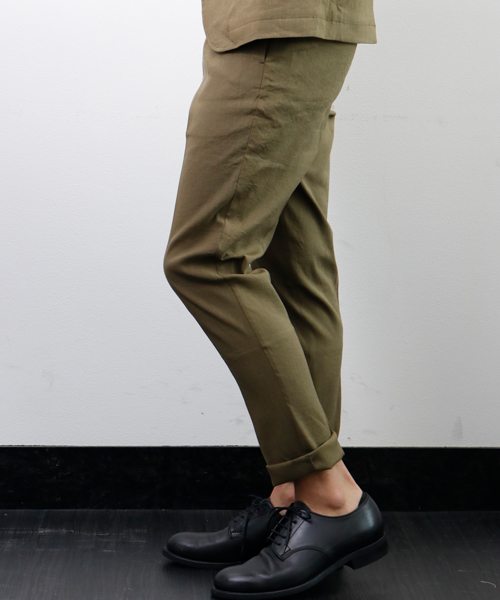 ジュンハシモト✖️ナノユニバース/カーキ スリムフィット スラックス junhashimoto（ジュンハシモト）の「2-TUCK PANTS（その他パンツ
