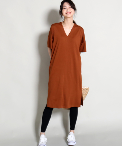 MARLENE JOBERT(マルレーヌ ジョベル)の「Vネックカットワンピース(ワンピース・レディース・ブラック/グリーン/キャメル・M)」の3枚目の写真