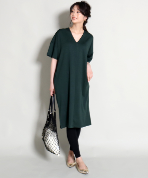 MARLENE JOBERT(マルレーヌ ジョベル)の「Vネックカットワンピース(ワンピース・レディース・ブラック/グリーン/キャメル・M)」の17枚目の写真