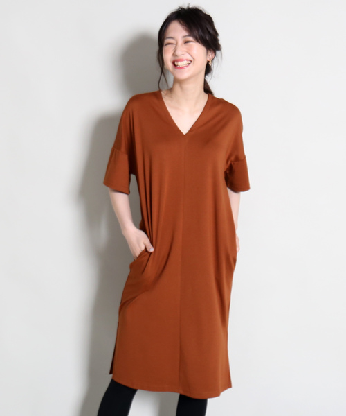 MARLENE JOBERT(マルレーヌ ジョベル)の「Vネックカットワンピース(ワンピース・レディース・ブラック/グリーン/キャメル・M)」の19枚目の写真