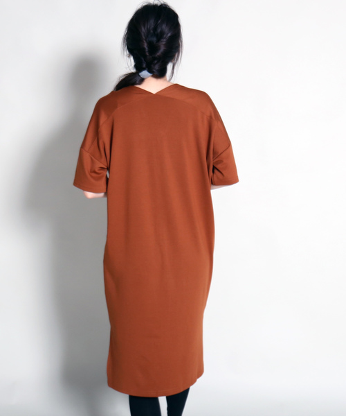 MARLENE JOBERT(マルレーヌ ジョベル)の「Vネックカットワンピース(ワンピース・レディース・ブラック/グリーン/キャメル・M)」の20枚目の写真