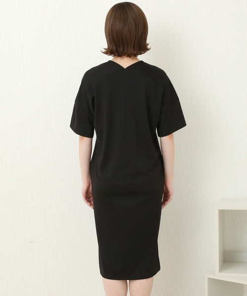 MARLENE JOBERT(マルレーヌ ジョベル)の「Vネックカットワンピース(ワンピース・レディース・ブラック/グリーン/キャメル・M)」の11枚目の写真