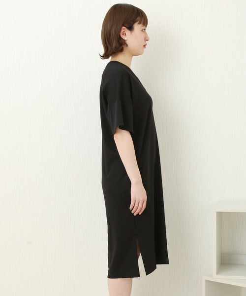 MARLENE JOBERT(マルレーヌ ジョベル)の「Vネックカットワンピース(ワンピース・レディース・ブラック/グリーン/キャメル・M)」の10枚目の写真