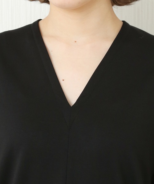 MARLENE JOBERT(マルレーヌ ジョベル)の「Vネックカットワンピース(ワンピース・レディース・ブラック/グリーン/キャメル・M)」の9枚目の写真