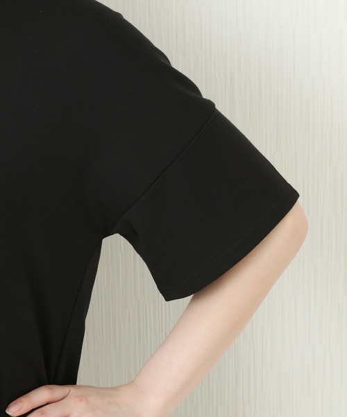 MARLENE JOBERT(マルレーヌ ジョベル)の「Vネックカットワンピース(ワンピース・レディース・ブラック/グリーン/キャメル・M)」の8枚目の写真