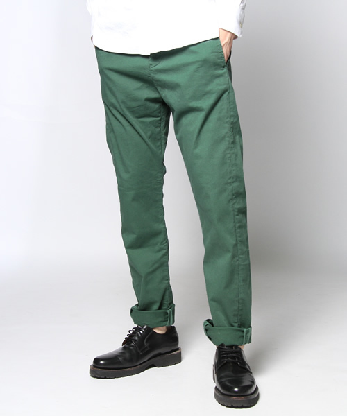JOURNAL STANDARD relume（ジャーナルスタンダード　レリューム）の「☆76ツイルテーパードパンツ（チノパンツ・メンズ・ボルドー/グリーン/ブルー/イエロー/ネイビー/ベージュ/チャコールグレー・LARGE/X-LARGE/SMALL/MEDIUM）」の4枚目の写真