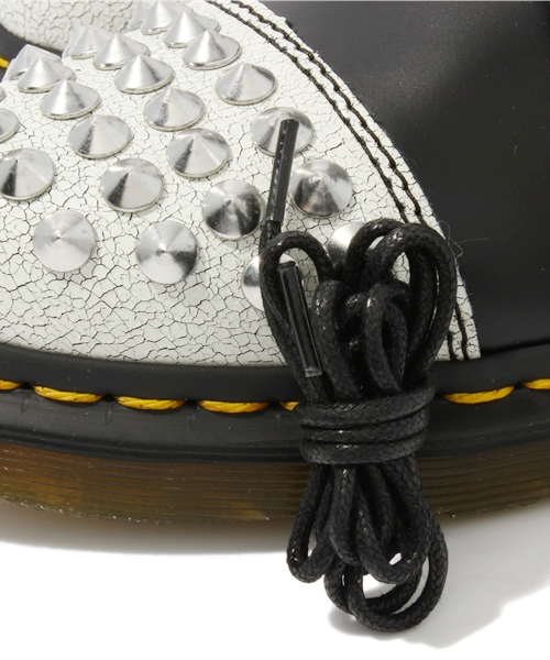 BEAMS(ビームス)の「Dr.Martens / “CORE APPLIQUE BAXTER 1461 STUDDED PANEL”(その他シューズ・メンズ・ブラック・7/8/9)」の9枚目の写真